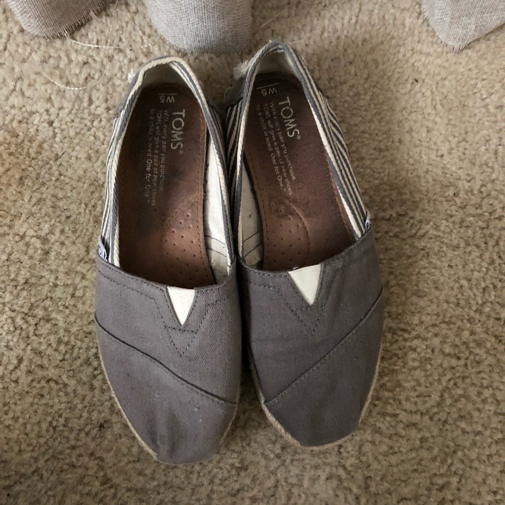 Toms
